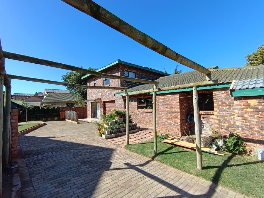 3 Bedroom Property for Sale in Wavecrest Eastern Cape